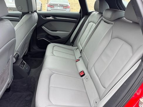 Used 2018 Audi A3 e-tron Prestige image 8