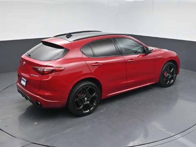 Used 2023 Alfa Romeo Stelvio Veloce AWD/4WD image 43