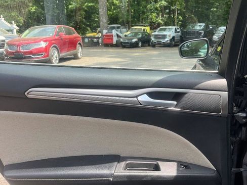 Used 2017 Ford Fusion S FWD image 18