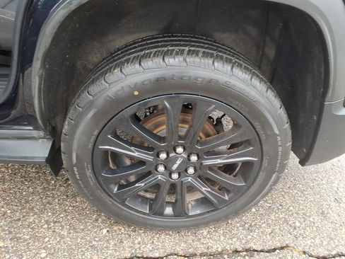 Used 2021 GMC Acadia SLE w/ Driver Convenience Package image 16