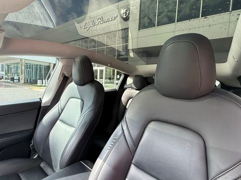 Used 2021 Tesla Model Y Long Range image 30