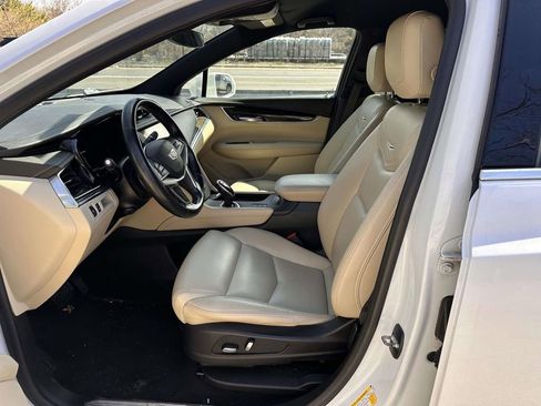 Used 2018 Cadillac XT5 AWD w/ LPO, Wheel Lock Package image 11
