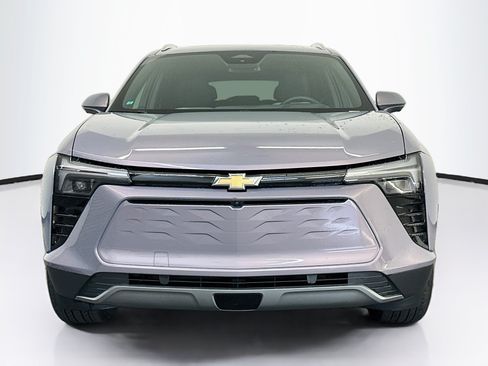 Used 2024 Chevrolet Blazer EV LT AWD/4WD image 2