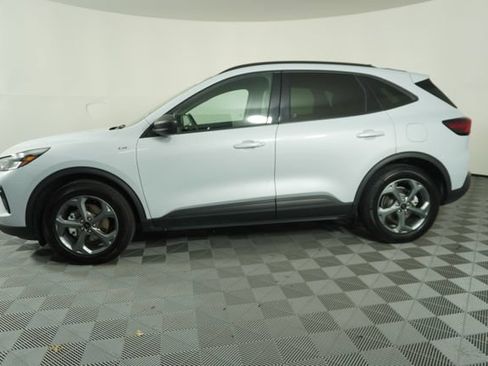 Used 2025 Ford Escape ST-Line FWD image 4