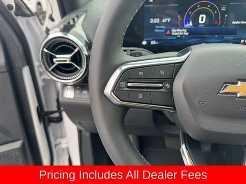 New 2026 Chevrolet Equinox LT w/ Convenience Package II FWD image 6