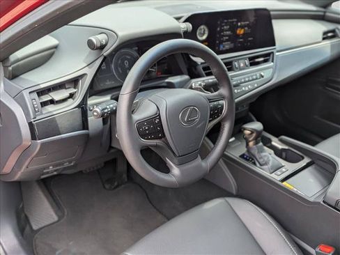 Used 2025 Lexus ES 300h w/ Premium Package FWD image 9
