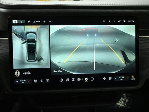 Used 2022 Rivian R1T Adventure image 12