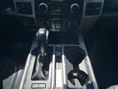 Used 2020 Ford F150 Lariat w/ Equipment Group 502A Luxury AWD/4WD image 13
