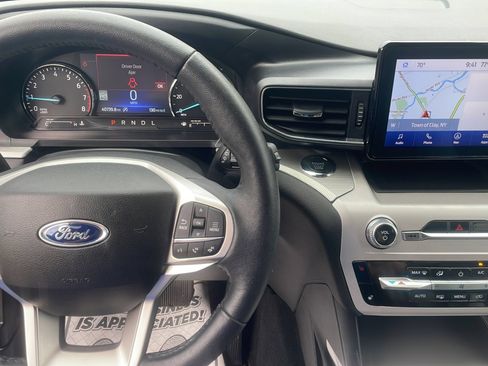 Used 2023 Ford Explorer XLT w/ Equipment Group 202A AWD/4WD image 21