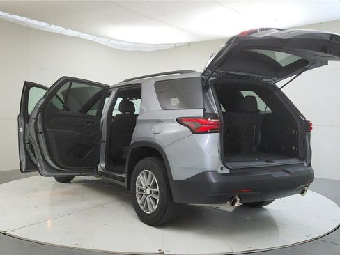 Used 2023 Chevrolet Traverse LT image 12