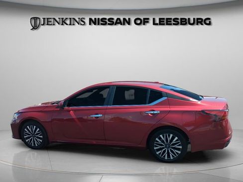 Certified 2023 Nissan Altima 2.5 SV FWD image 10