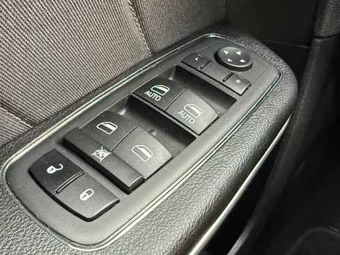 Used 2023 Dodge Charger SXT RWD image 12