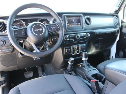 Used 2023 Jeep Wrangler Unlimited AWD/4WD image 15