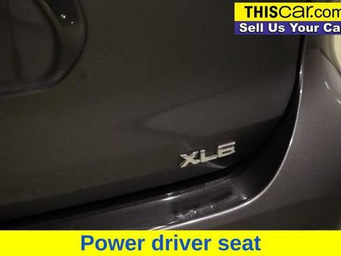 Used 2021 Toyota Highlander XLE FWD image 14
