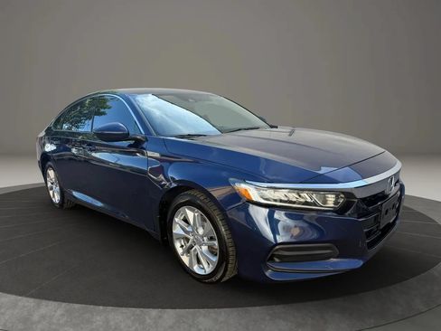 Used 2018 Honda Accord LX image 3