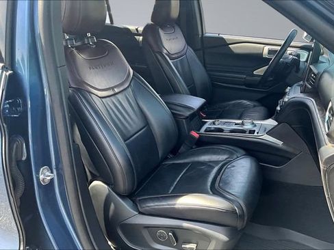 Used 2020 Ford Explorer Platinum w/ Premium Technology Package AWD/4WD image 30
