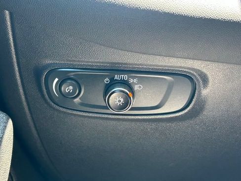 Used 2024 Chevrolet Equinox LT FWD image 19