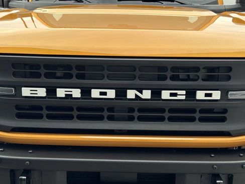 Used 2022 Ford Bronco Black Diamond w/ Sasquatch Package image 10
