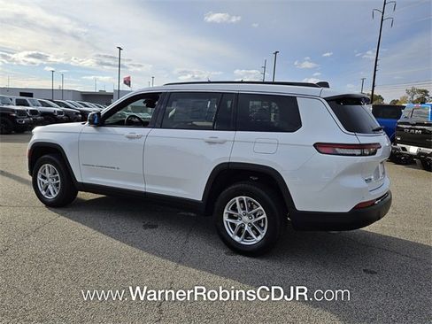 New 2025 Jeep Grand Cherokee L Laredo image 9