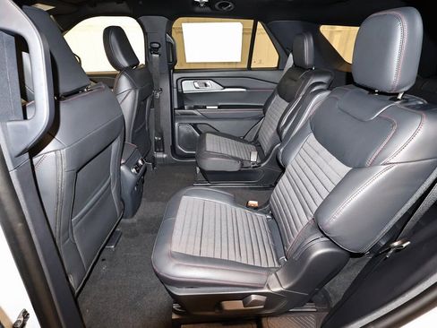 New 2026 Ford Explorer ST-Line w/ ST-Line Street Pack AWD/4WD image 14