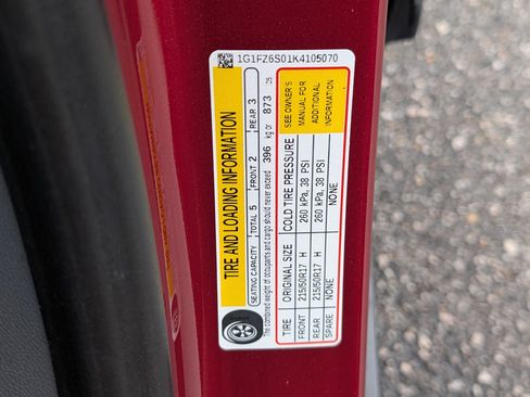 Used 2019 Chevrolet Bolt Premier w/ Infotainment Package FWD image 37