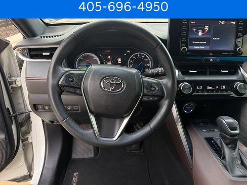 Used 2021 Toyota Venza XLE w/ Softex Package AWD/4WD image 17