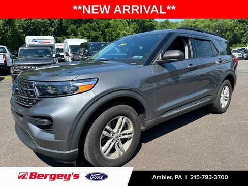 Used 2021 Ford Explorer XLT AWD/4WD image 1