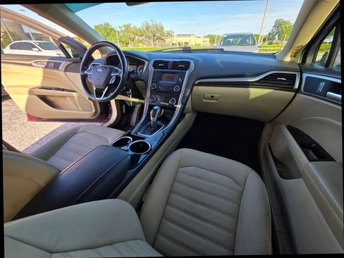 Used 2013 Ford Fusion SE FWD image 17
