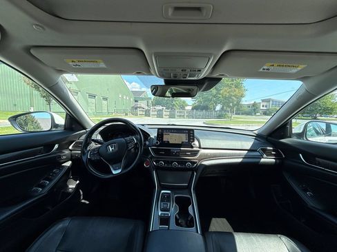 Used 2018 Honda Accord Touring image 15