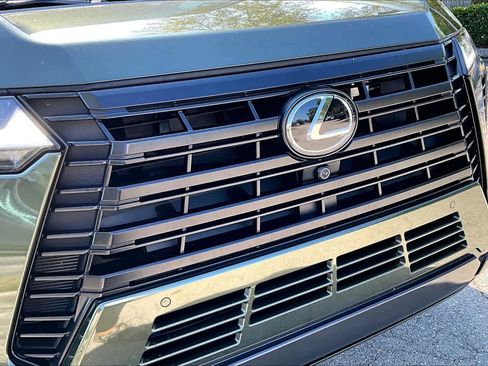 Used 2025 Lexus GX 550 w/ Accessory Package (Z1) image 30