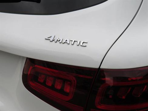 Used 2021 Mercedes-Benz GLC 300 4MATIC image 29