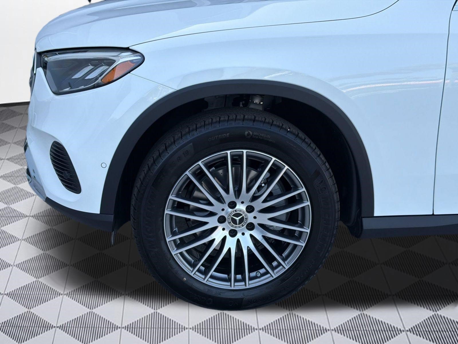 Used 2026 Mercedes-Benz GLC 300 4MATIC image 13