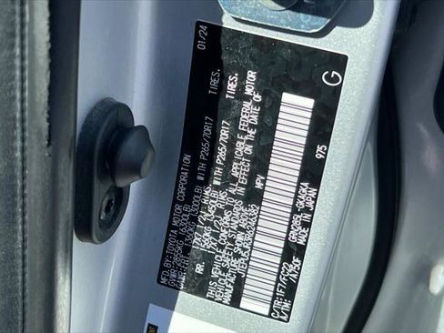 Certified 2024 Toyota 4Runner TRD Off-Road image 31