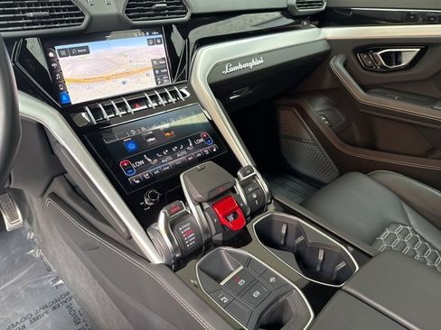 Used 2020 Lamborghini Urus image 13