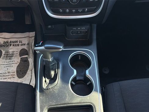 Used 2020 Dodge Durango SXT image 16