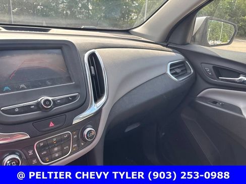 Used 2018 Chevrolet Equinox LT FWD image 16