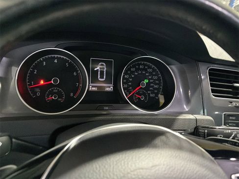 Used 2017 Volkswagen Golf Alltrack image 20