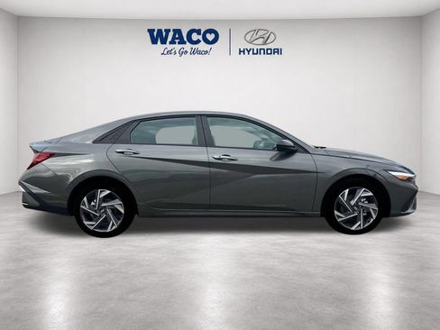 Used 2025 Hyundai Elantra Sport FWD image 14