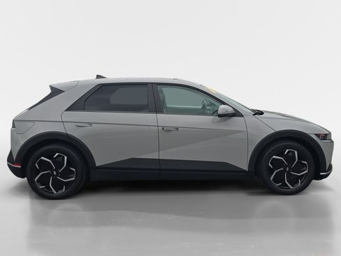 Used 2024 Hyundai Ioniq 5 SEL RWD image 2