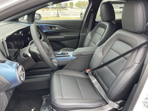 New 2026 Chevrolet Equinox EV LT image 11