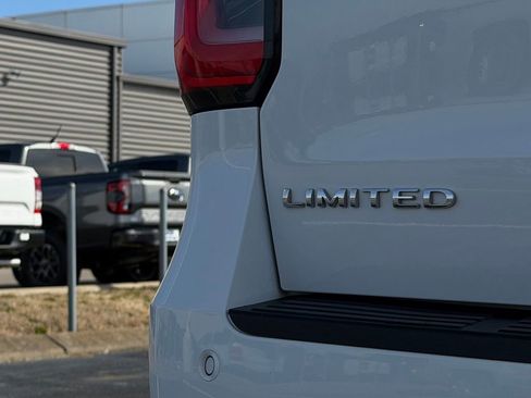 Used 2024 Ford Expedition Limited image 42