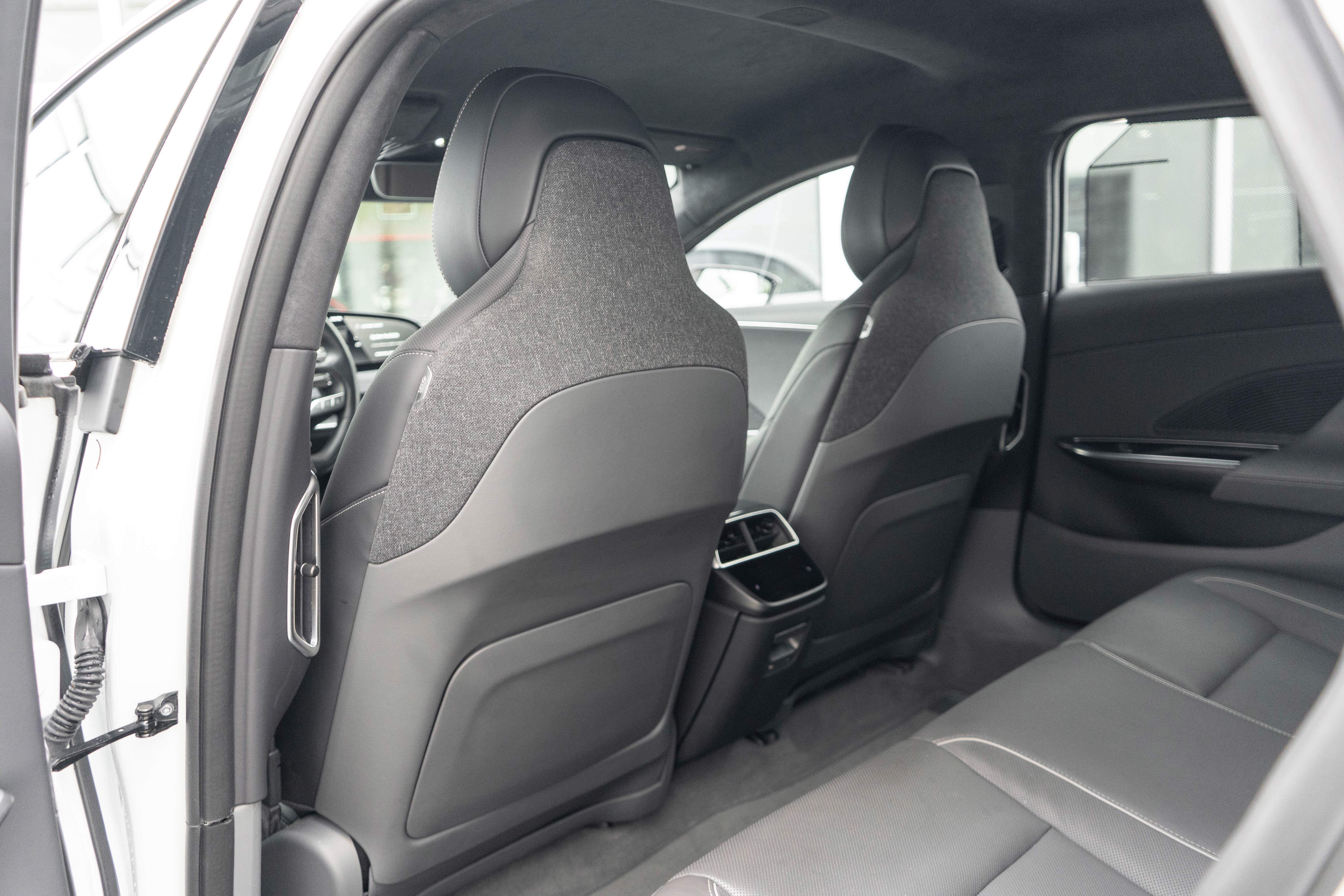 Used 2024 Lucid Air Touring AWD/4WD image 24