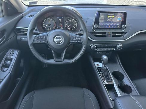 Certified 2025 Nissan Altima 2.5 S image 16