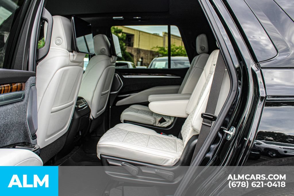 Used 2026 Cadillac Escalade Platinum Sport w/ LPO, Floor Liner Package AWD/4WD image 16
