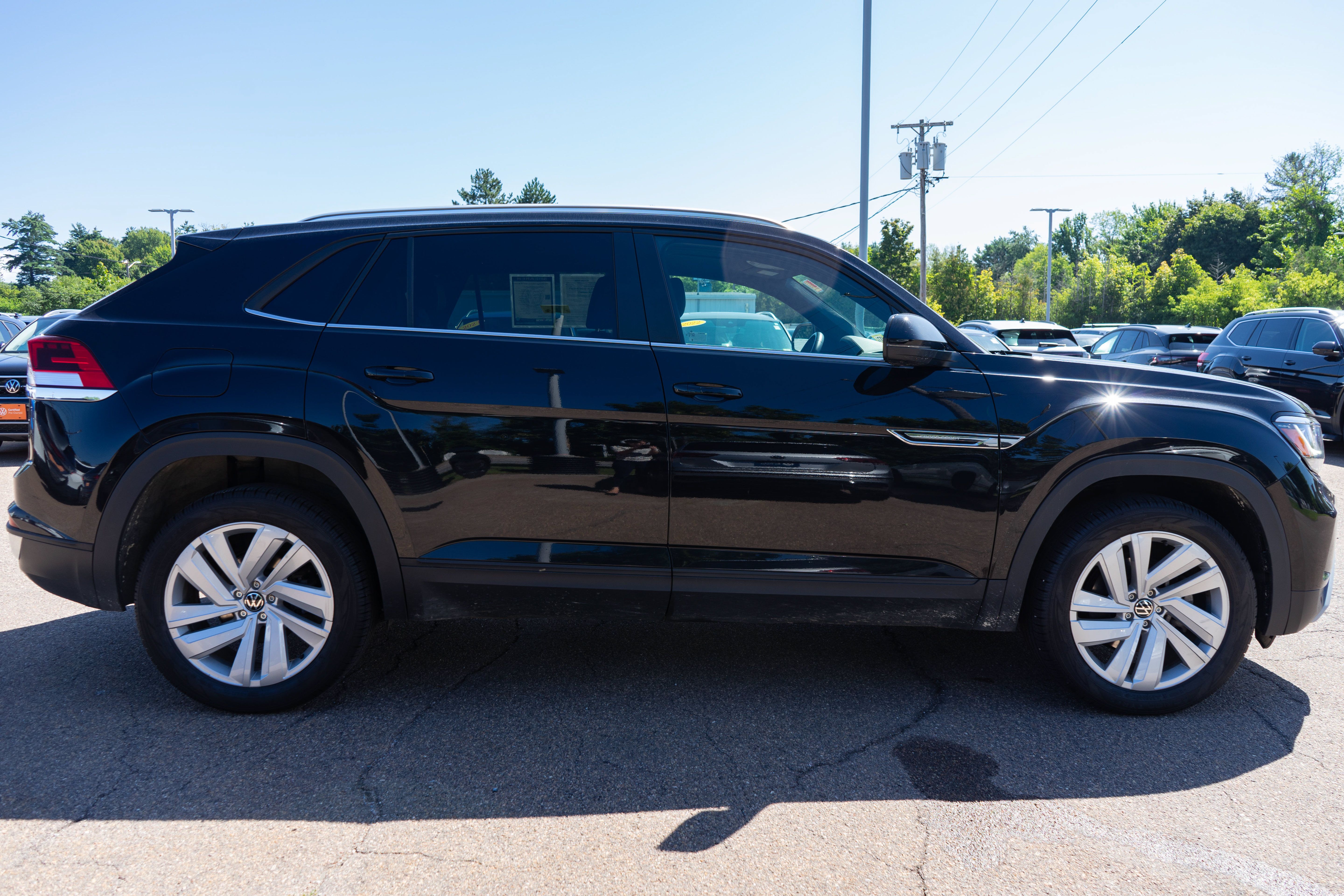 Certified 2023 Volkswagen Atlas Cross Sport SE w/ Panoramic Sunroof Package AWD/4WD image 7