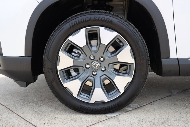 New 2026 Honda Pilot Touring image 9