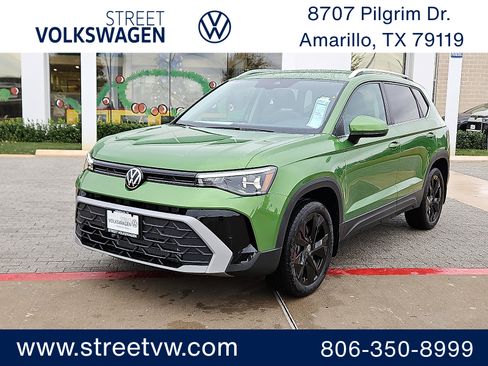 New 2026 Volkswagen Taos SE image 1