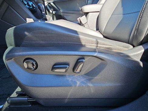 Used 2019 Volkswagen Tiguan SE image 30