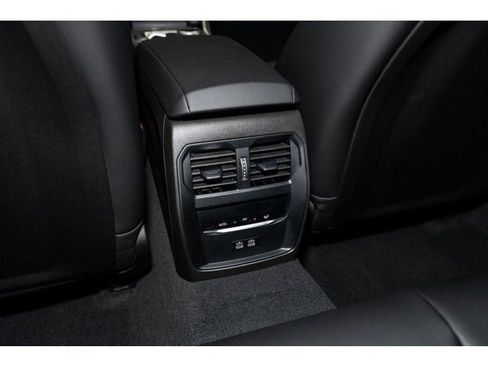 New 2025 BMW 330i xDrive Sedan w/ Convenience Package image 76