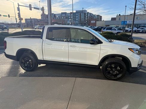 New 2026 Honda Ridgeline Black Edition image 4